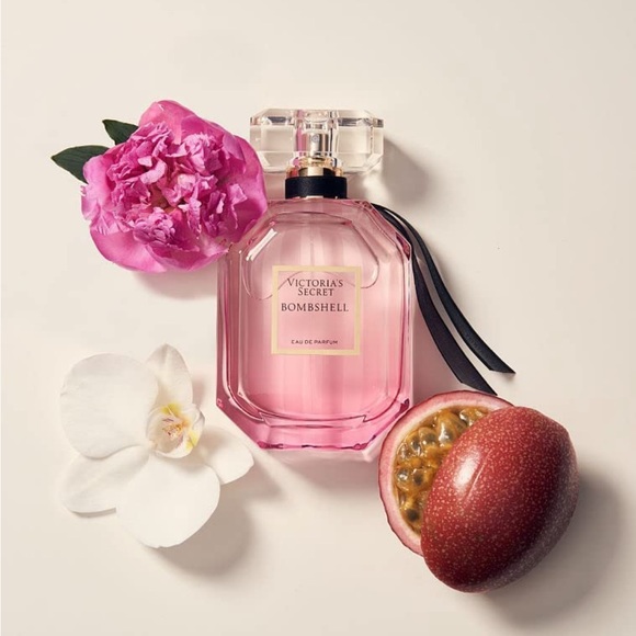 Victoria Secret bombshell - Picture 2 of 3